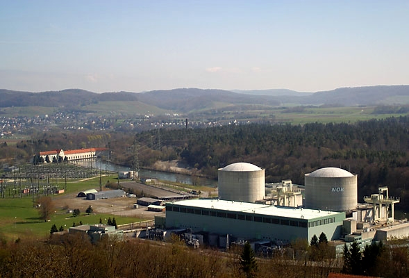 Das AKW Beznau mit zwei Reaktoren, mit Baujahr 1969 eines der ältesten der Welt. (Bild: Roland Zumbühl)